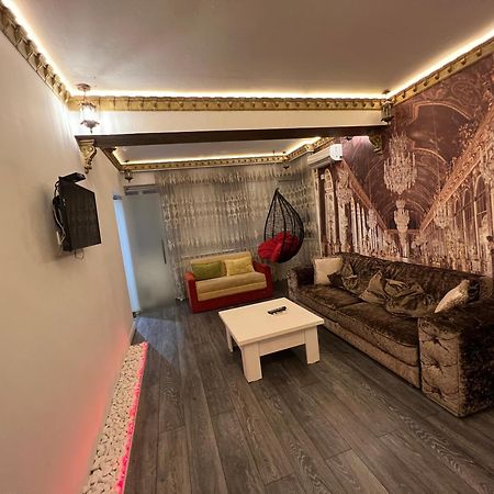 2 Bedrooms Heart Of City Center Chişinău Extérieur photo